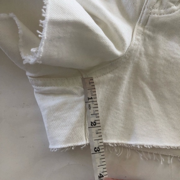 Madewell Relaxed Denim Button Fly Raw Hem Denim Shorts Size 31 - Picture 14 of 14